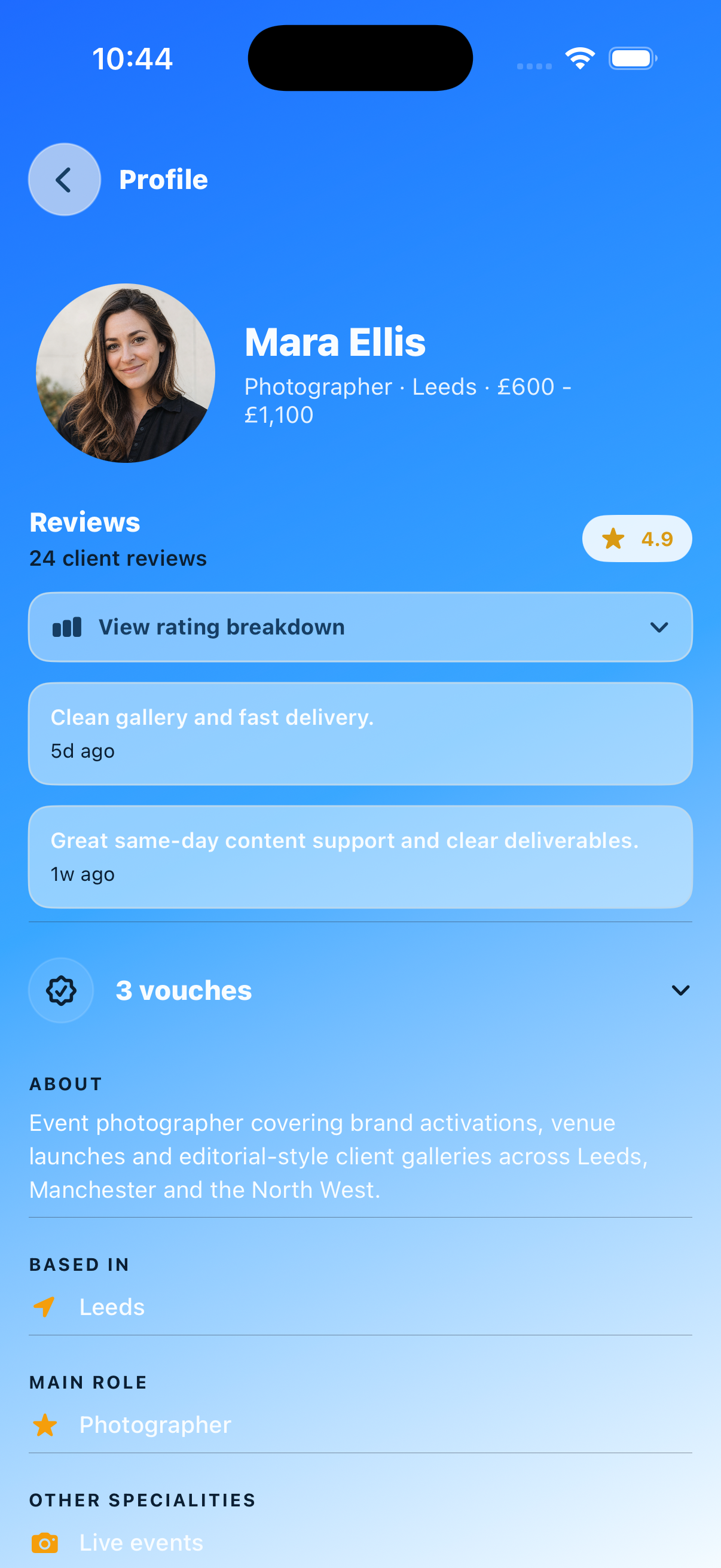 Blubook public photographer profile showing reviews, vouches, about, location and specialities